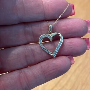 Kay jewelers diamond heart necklace 1/10 carat round cut 10 K yellow gold